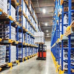 Pusiau automatinio saugojimo sandėlio stelažų sistema